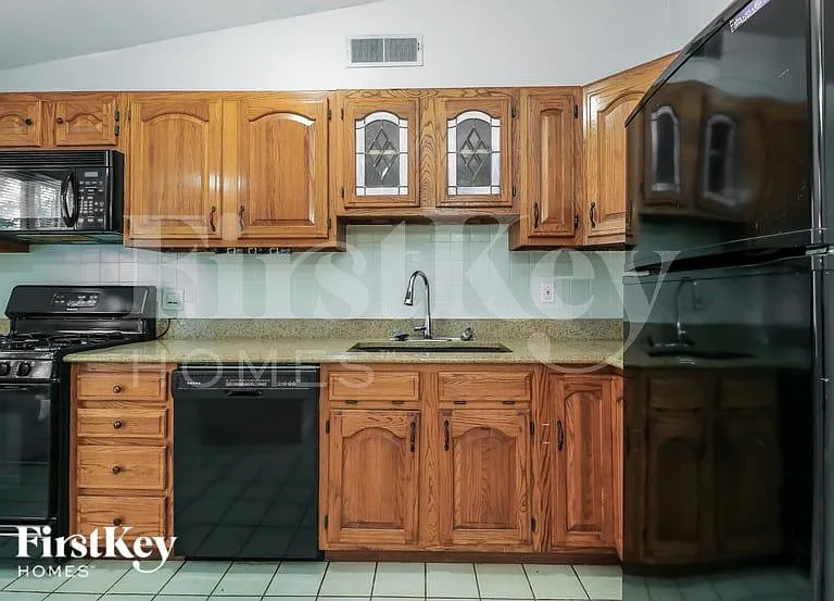 445 Ridge Dr — Photo 5