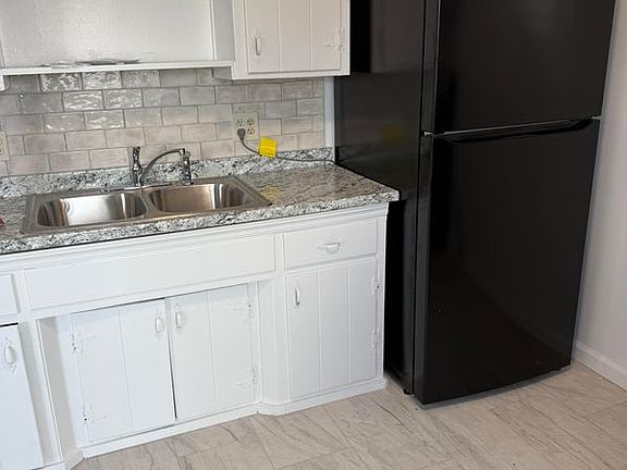 5th image of 7617 Sturgess Ave