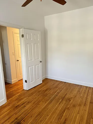 Vista - 1523 1/2 Photo 1