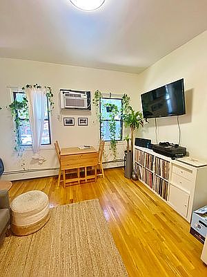 4th image of 394 Graham Ave #2F