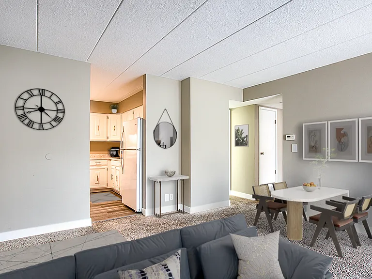 Meadowlark Apts — Photo 13