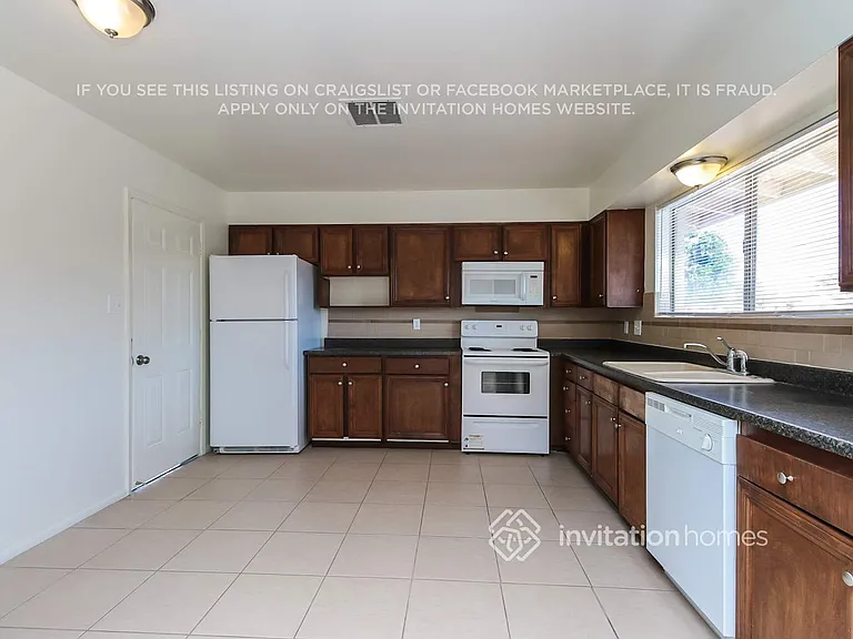 3333 W Maryland Ave — Photo 8