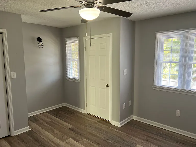 3400 N Oak St #5 — Photo 16