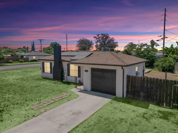 1900 Easy St, Hanford, CA 93230