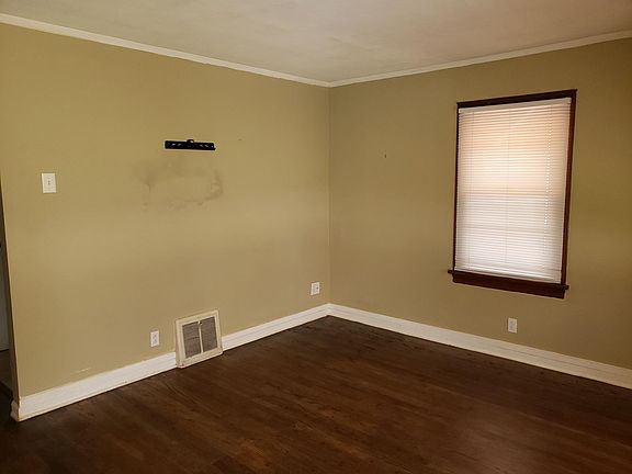 4th image of 1420 Prather Ave