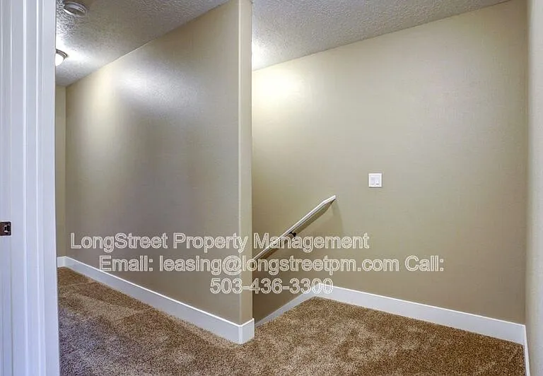 482 S Monmouth Ave — Photo 26