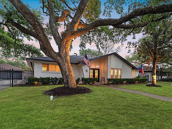 2nd image of 5511 Queensloch Dr