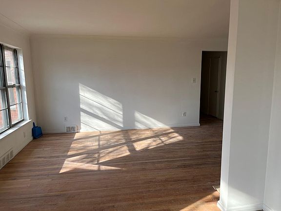5th image of 21335 Kingsville St