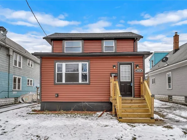 2424 Ontario Ave, Niagara Falls, NY 14305