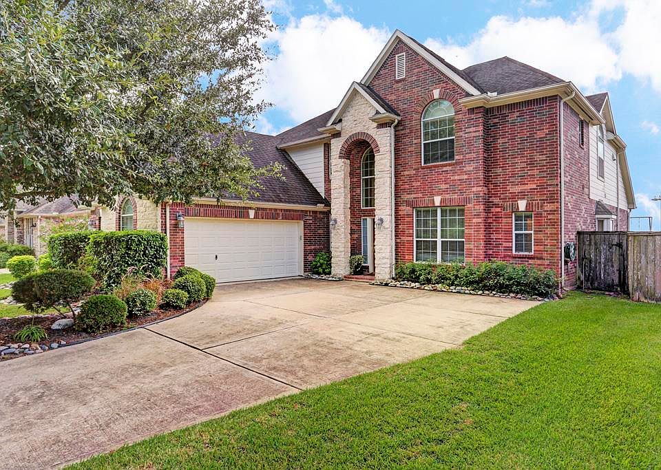1st image of 5216 Hidden Brook Ln
