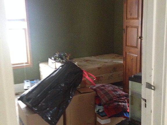3rd image of 140 W Main St