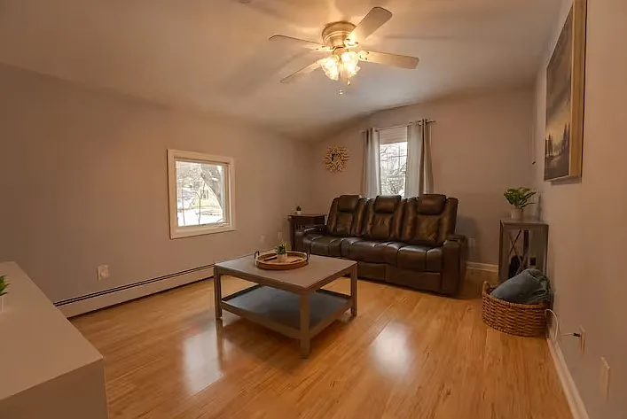 2 bed, 2153 sqft, $3,000 — Photo 2