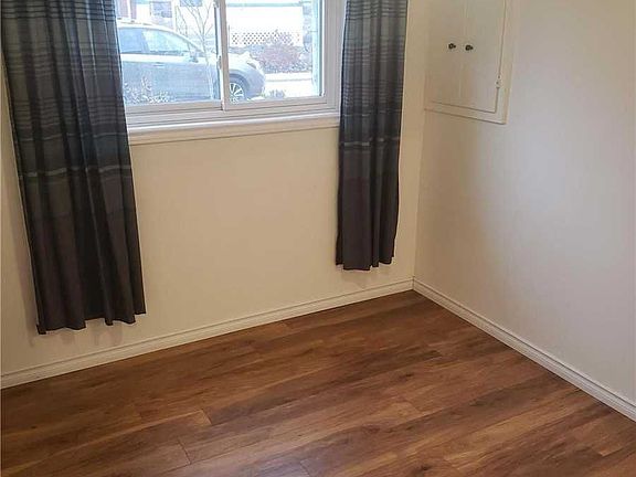 3rd image of 34 Verney St