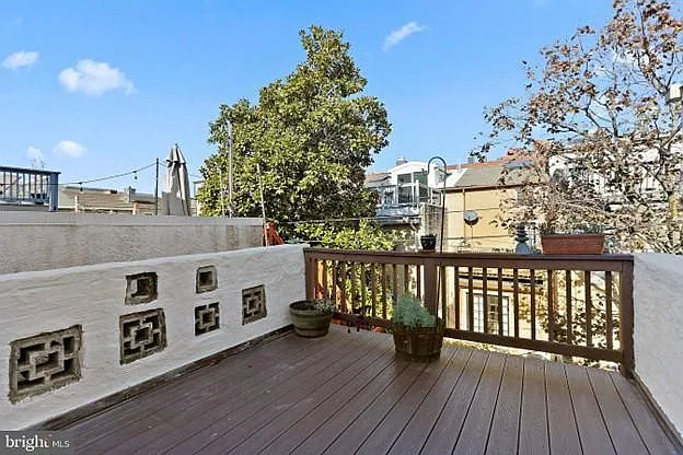 2 bed, 1008 sqft, $1,980 — Photo 3