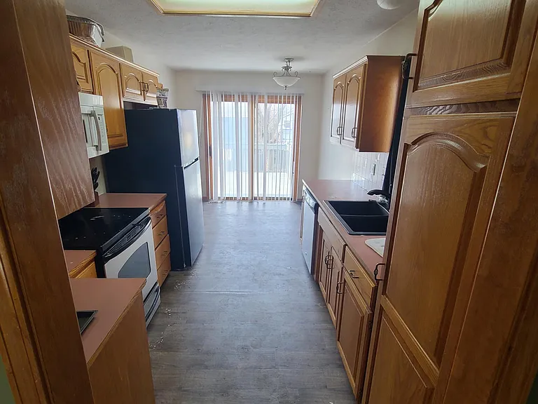 Kitchen and addiotional dining space