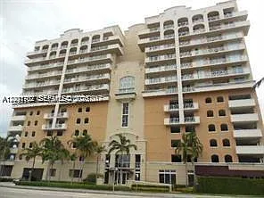2425 SW 27th Ave #907 Photo 1