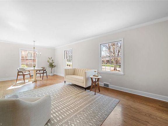 5th image of 612 Whittier Dr