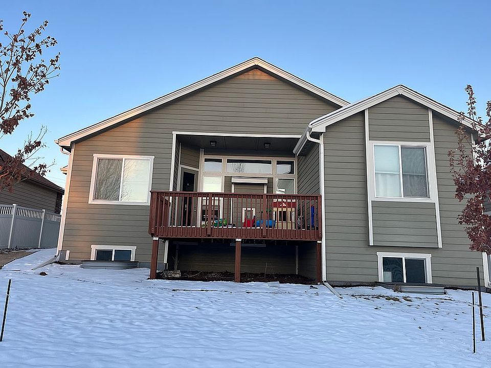1st image of 3211 Laguna Ct