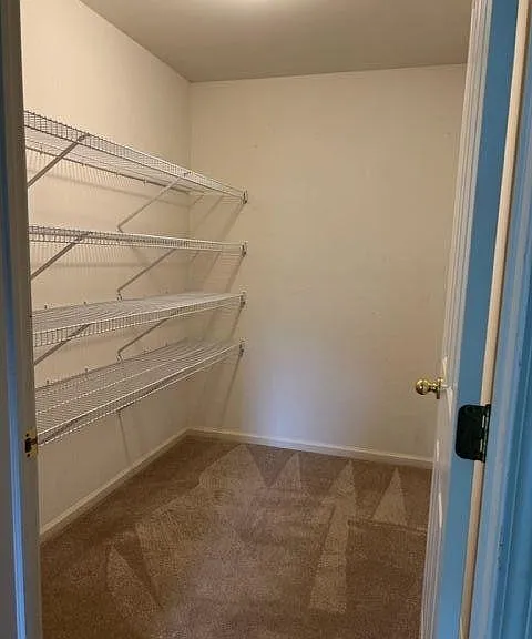 Walk in closet