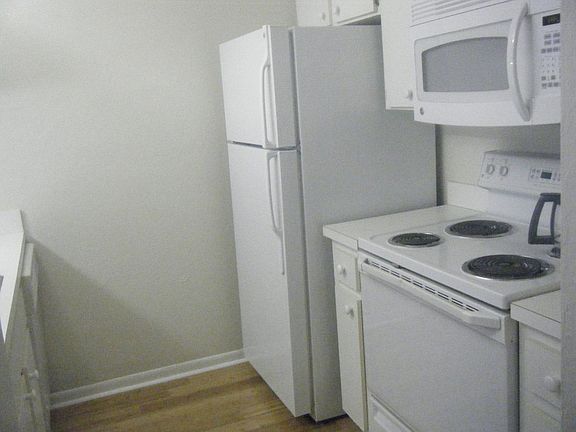 5th image of 3800 SW 20th Ave APT 408