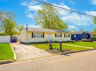 285 Delaware Dr, Brick, NJ