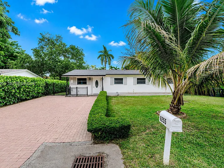 6255 SW 62nd Ct — Photo 32
