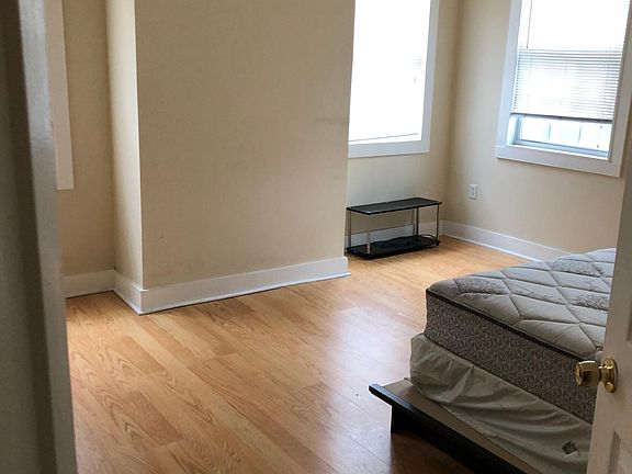 5th image of 808 E Park Ave
