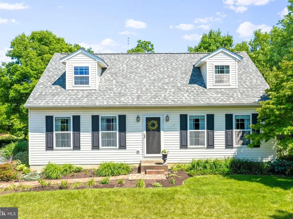 16905 Reading Dr, Williamsport, MD 21795