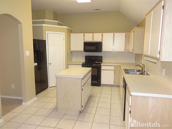 4th image of 2230 Laurel Oaks Dr
