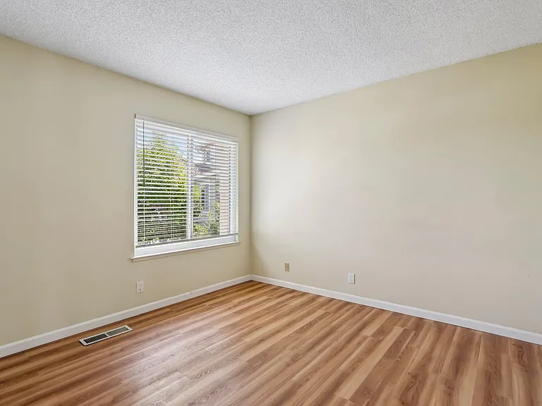 Small bedroom 1