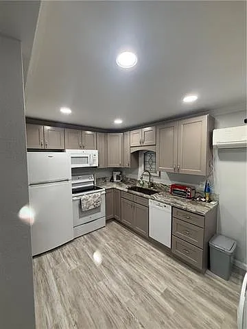 257 Cherokee St #2