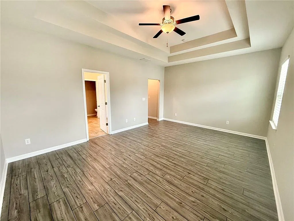 4 bed, 3.5 bath, 2530 sqft, $2,600 — Photo 2
