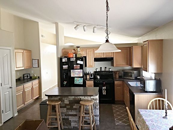 3rd image of 1359 S Kuhni Ct