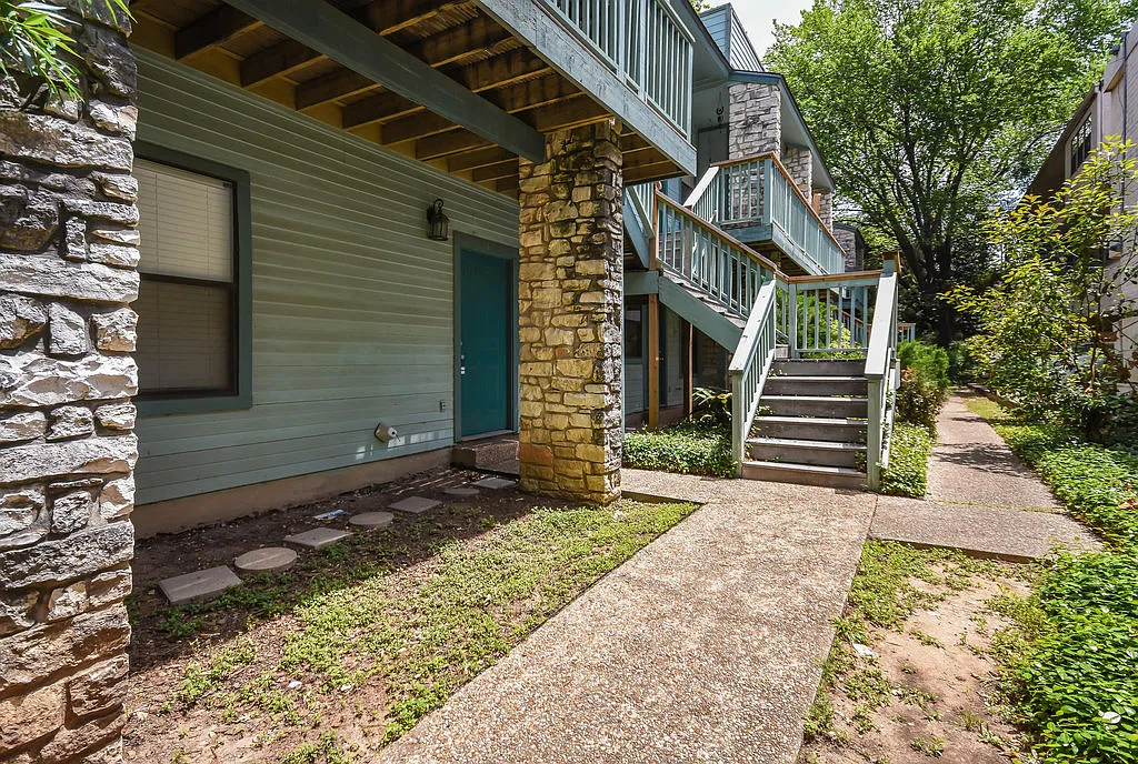 2813 1/2 Rio Grande St Apt 1 — Photo 2