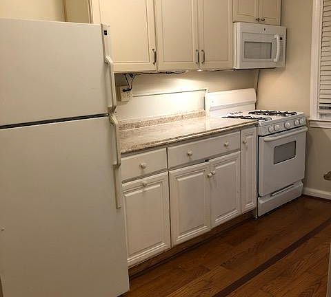 2nd image of 229 Pilgrim Ln Floor 1