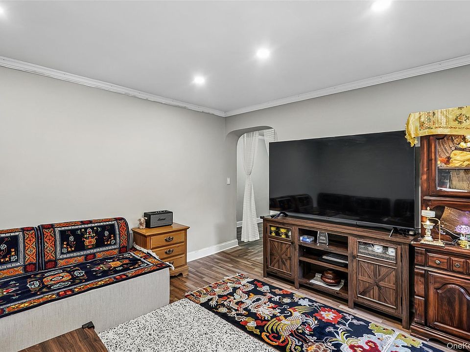 1st image of 76-10 34th Avenue #3H