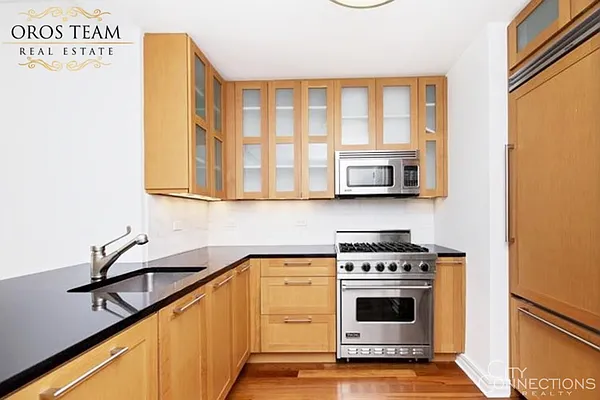 Rented by City Connections Realty | media 20