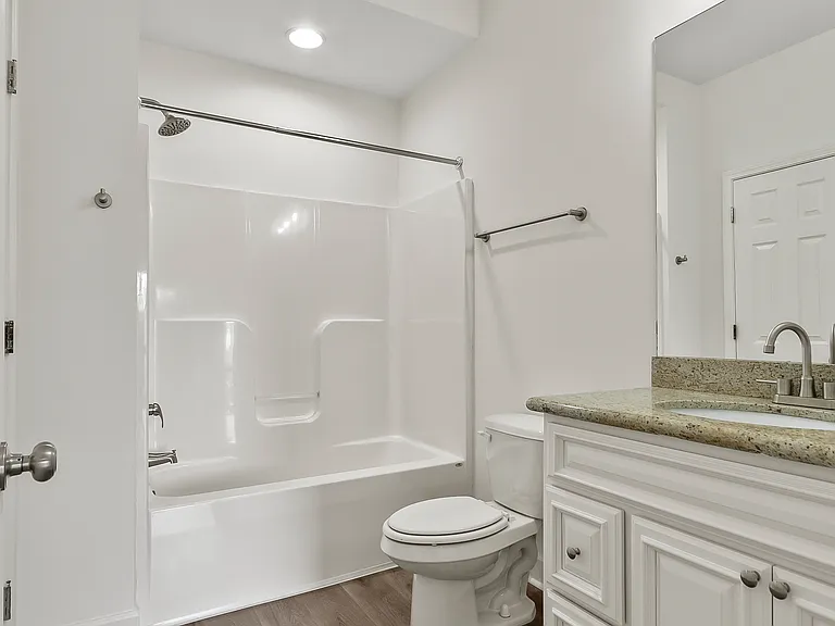 430-474 Wesley Pl — Photo 9