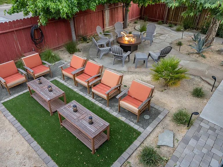 837 Sycamore Canyon Rd — Photo 38