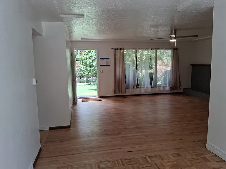 640 SE Williams Rd — Photo 9