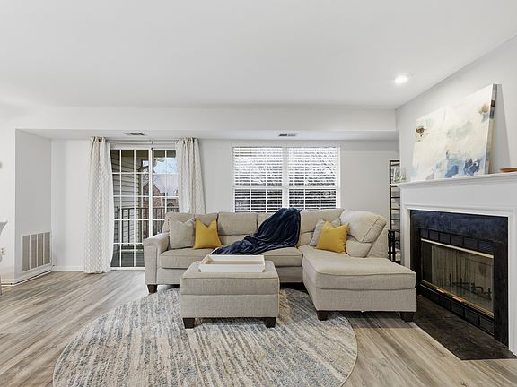 2nd image of 9715 Lake Pointe Ct APT 301