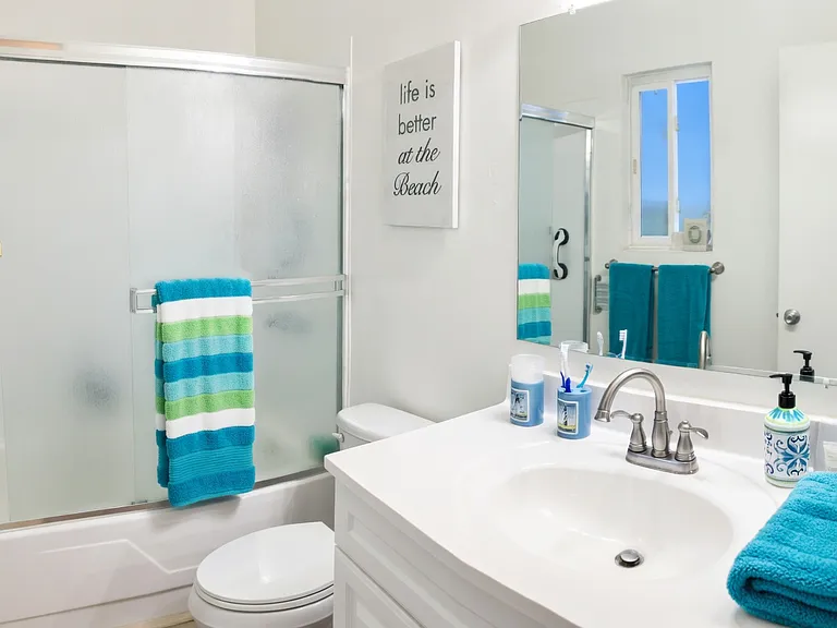1670 Seacoast Driveunit #D — Photo 8