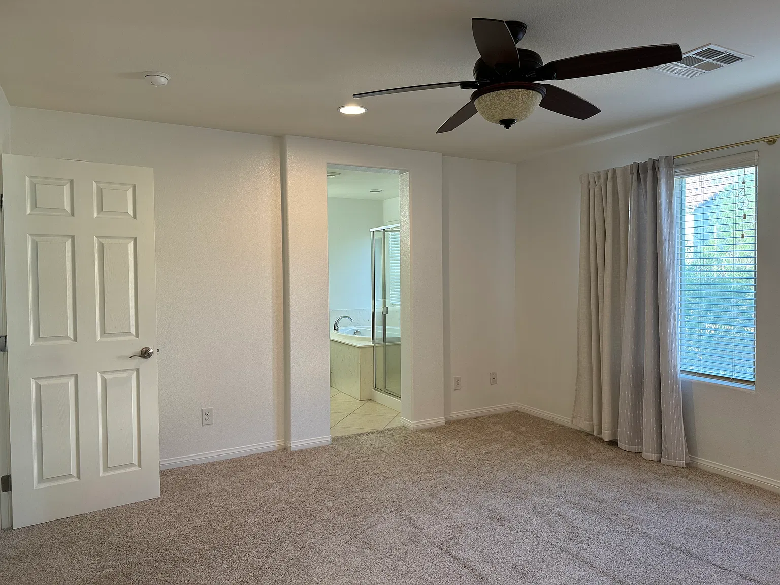 1 bed, 1590 sqft, $1,150 — Photo 2