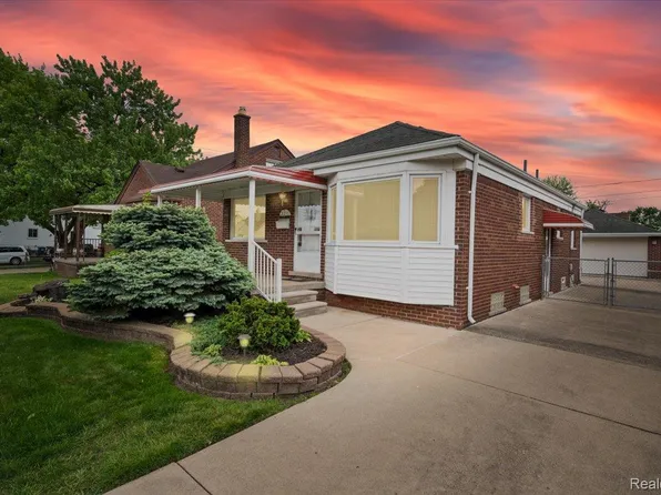 2211 White Ave, Lincoln Park, MI 48146