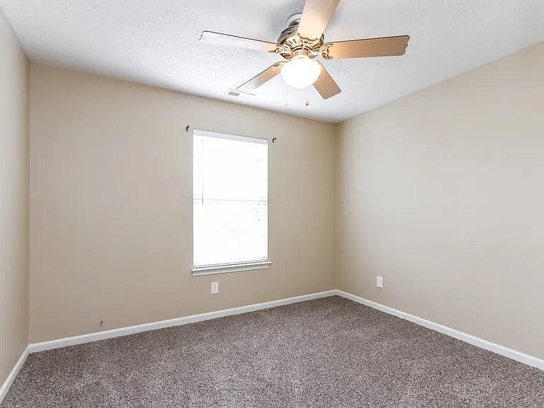 1178 Kenwood Dr — Photo 10