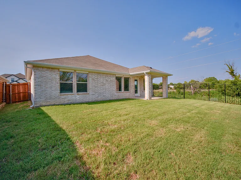 1930 Furlong Dr — Photo 30