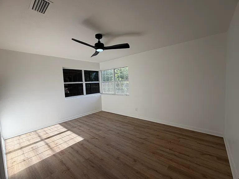 1006 Trenton Dr — Photo 9
