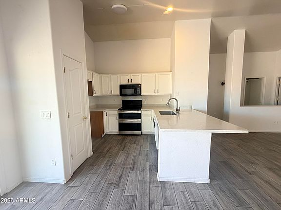 5th image of 12414 W FLANAGAN Street