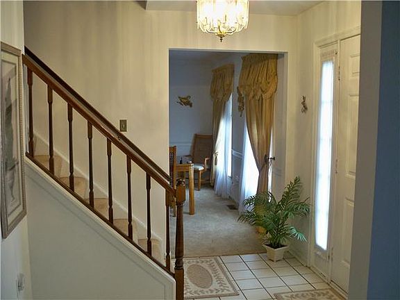 2nd image of 135 Aspen Dr