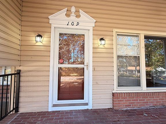 5th image of 109 Circle Dr